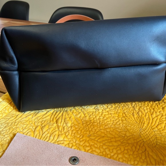 PLG Smooth Black Medium zip Tote with Tan Handles - Picture 3 of 5